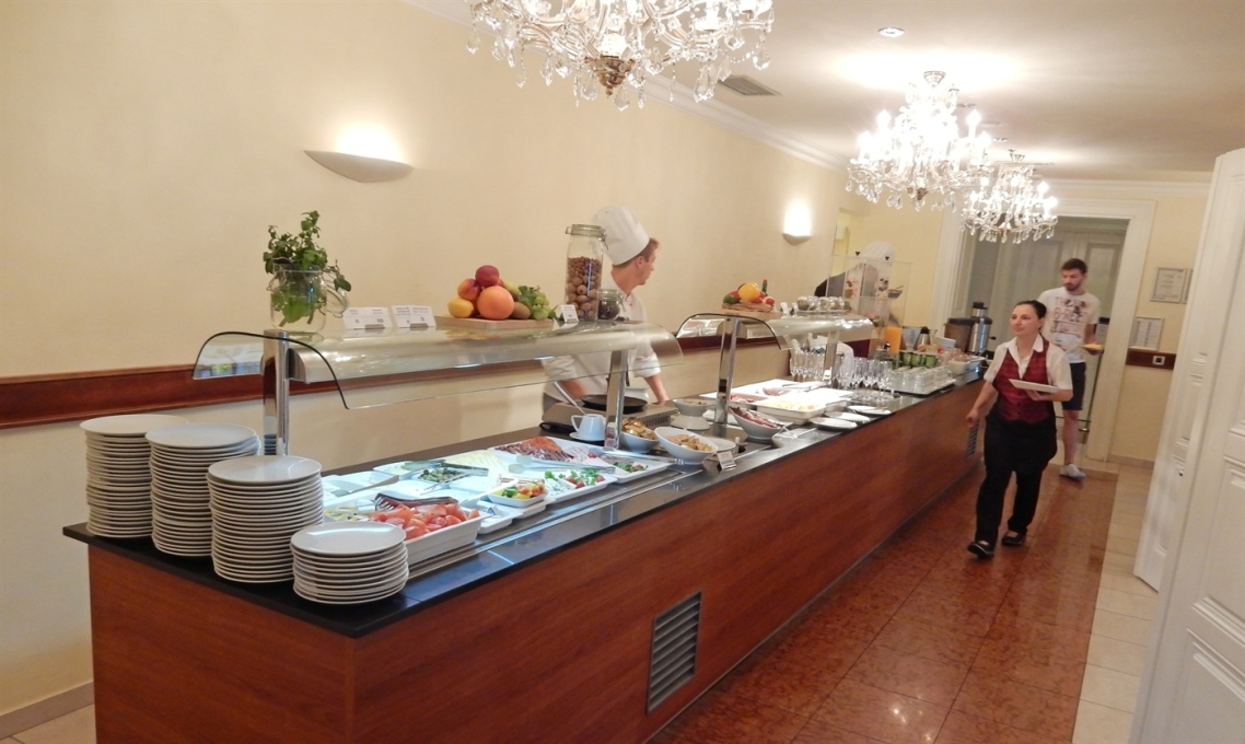Hotelski self service buffet stol Wiener1