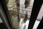 Zidne vertikalne izložbene vitrine za odležavanje ribe oprema dizaj za delikates ribarnicu Zagreb 5 3 detalj